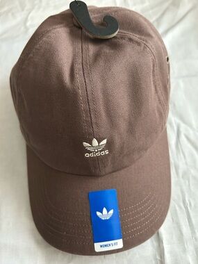 Adidas Trefoil Cap in Chocolate Brown Women’s Fit  NWT